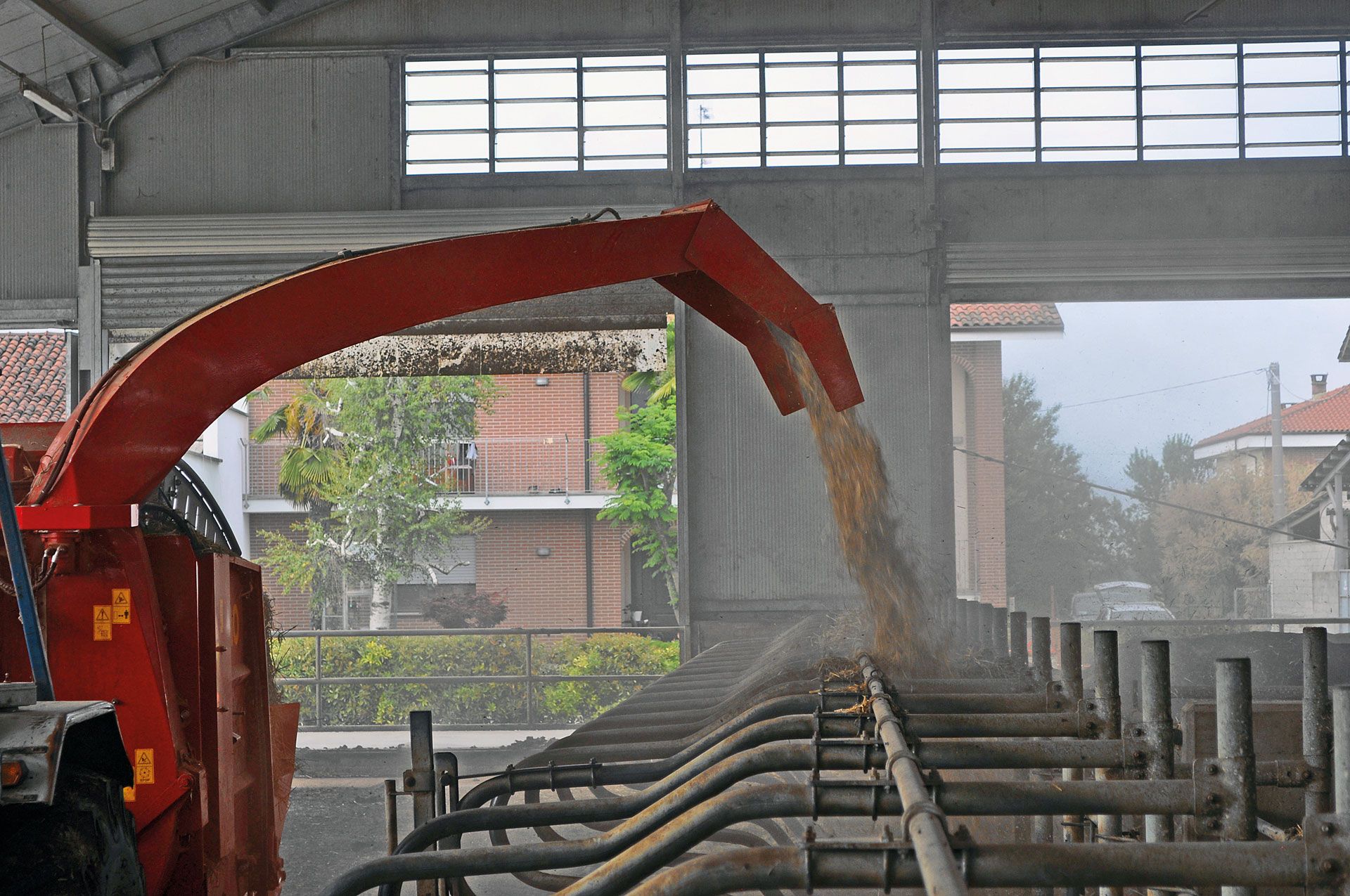 Prolunga per ottimizzare lo scarico del prodotto nelle lettiere.